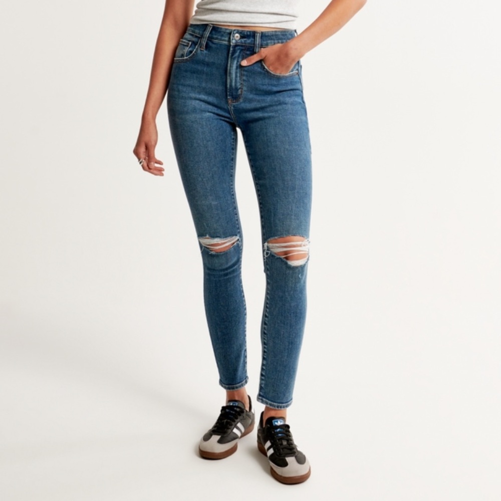 A&F Ultra High Rise Super Skinny Long Jeans